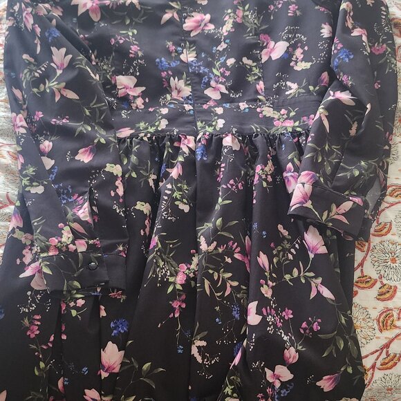 Flower dress with long sleeves - Picture 8 of 9